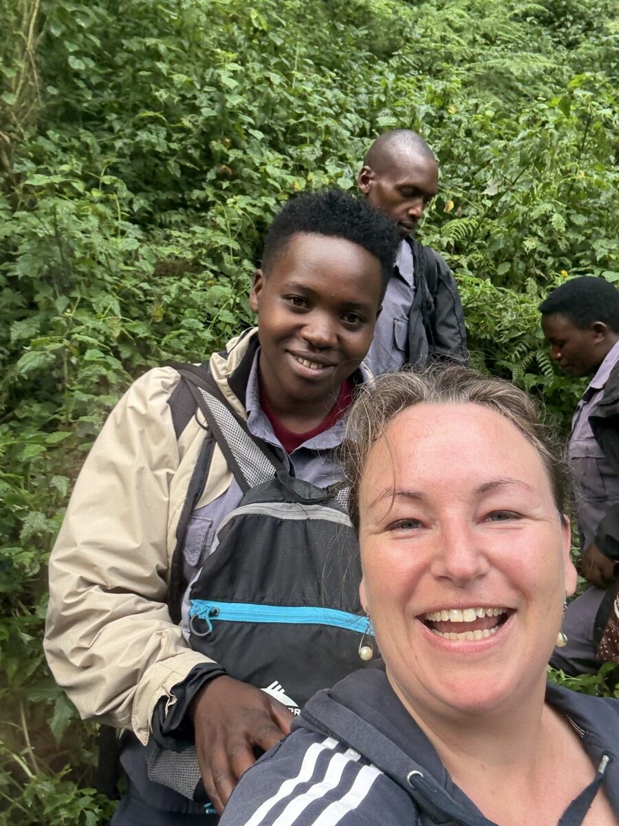 Porter tijdens de gorilla trekking