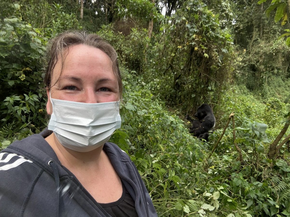 Saskia bij de gorilla's